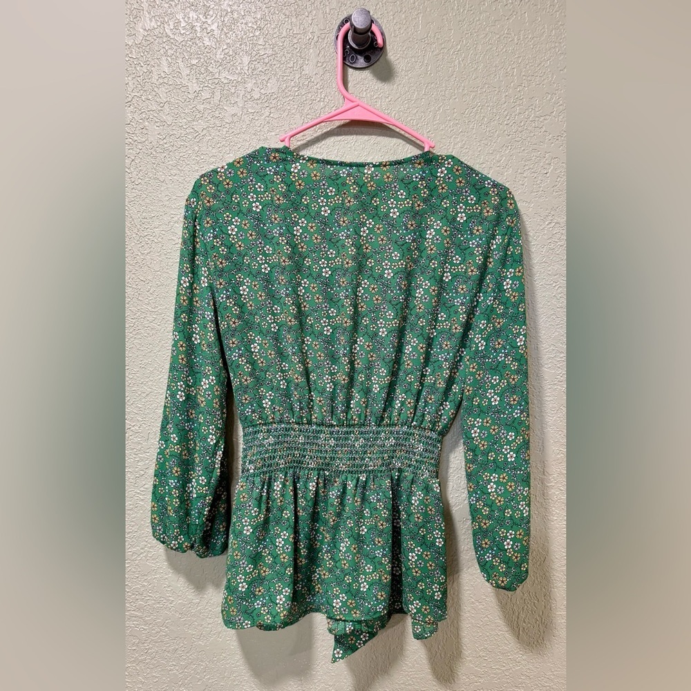 Max Studio Green Floral Blouse - Picture 5 of 5
